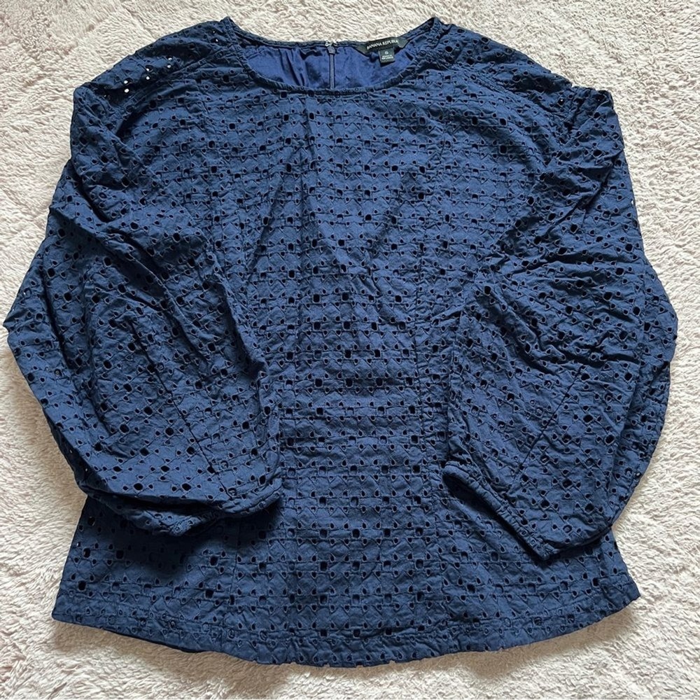 Banana Republic Cotton Eyelet Blouse Preppy Minimalist Cottage Capsule Size S